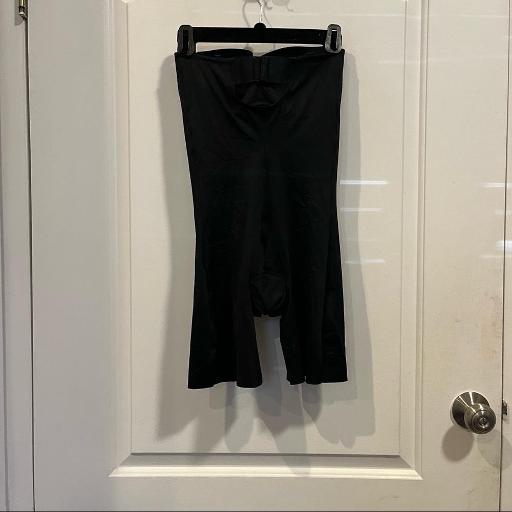 Spanx Suit Your Fancy Medium Control Strapless Bodysuit - Picture 4 of 4